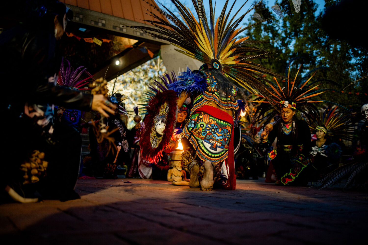 Dia de los muertos - Denver dancers at la raza park